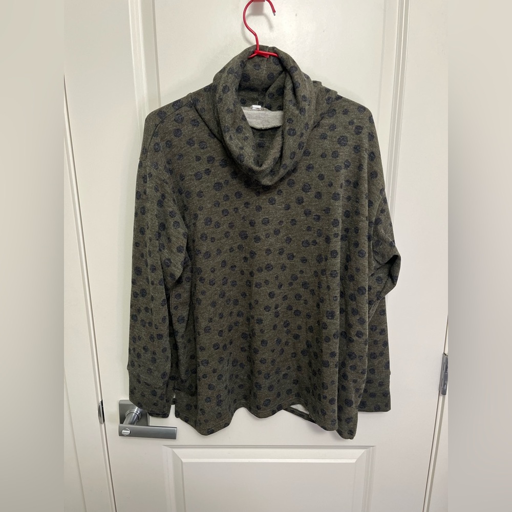 Gilmour Women's Green Cowl Neck Sweater in size L/XL